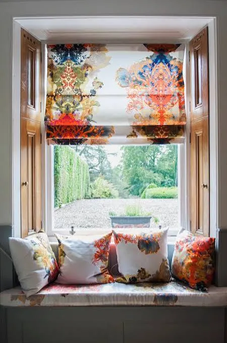 Roman blind folded into soft pleats, Dubai