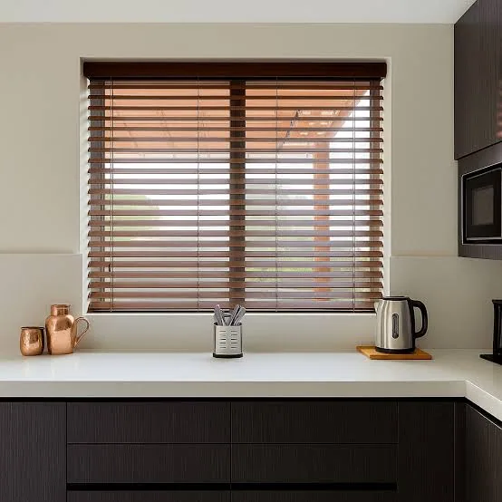 Timber blind with wide slats, Dubai